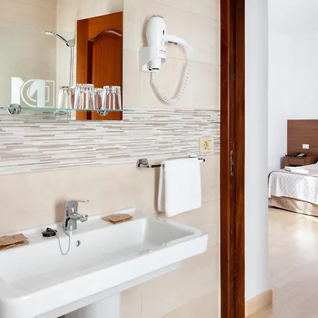 Hotel Don Manolito 3*